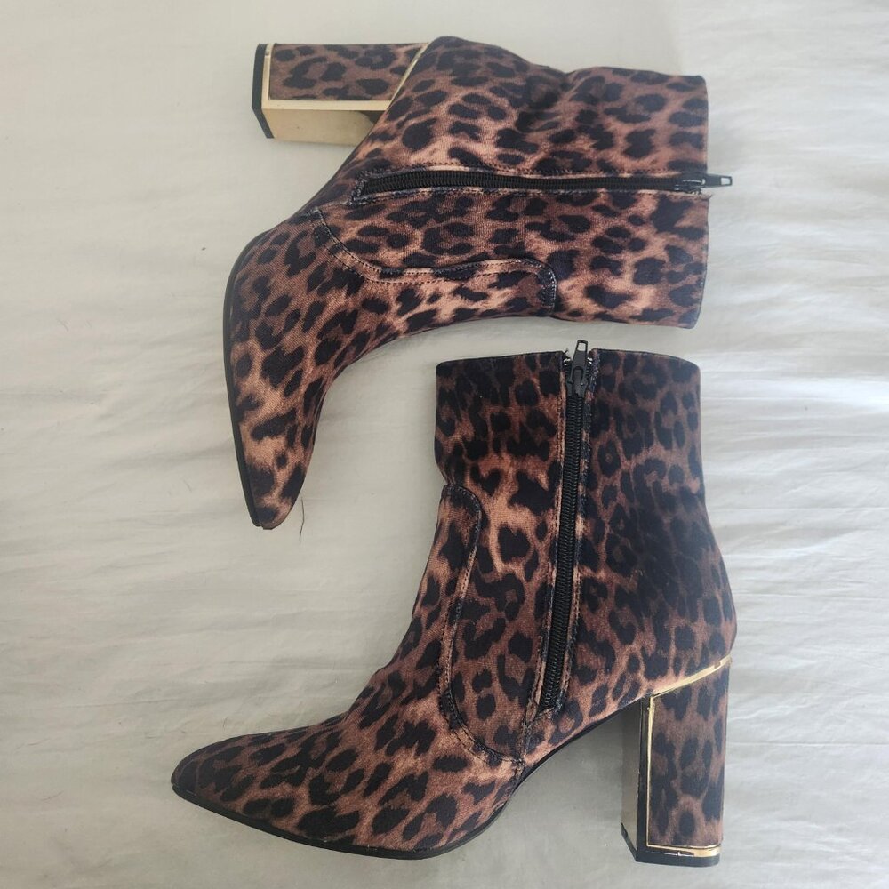 Bamboo Leopard print Ankle boots with goldtone heels